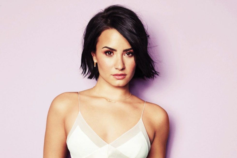 Demi Lovato comemora 5 anos sóbria