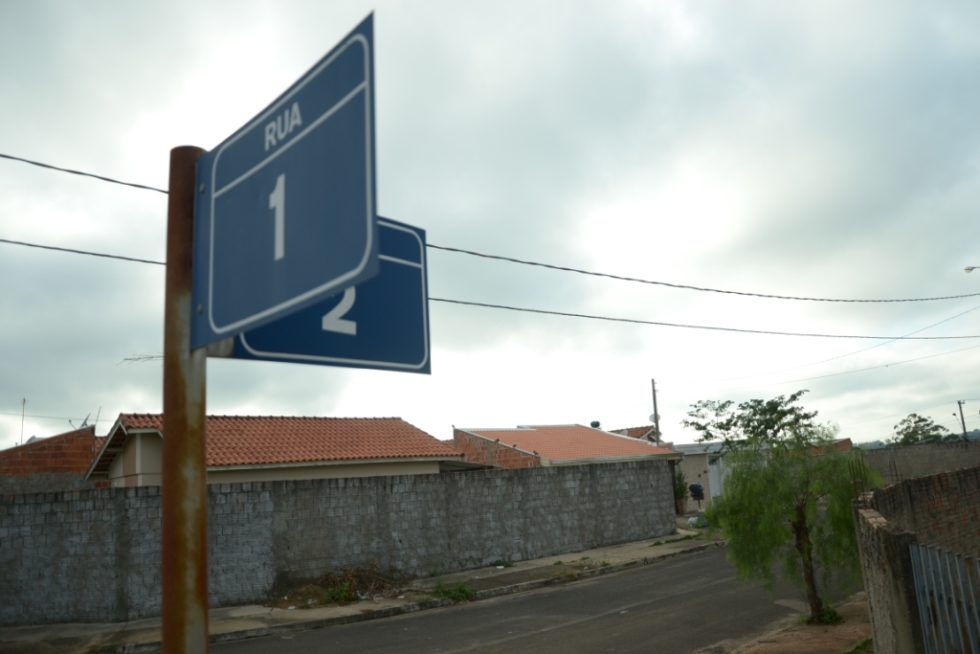 Placas de ruas com nomes errados causam transtorno