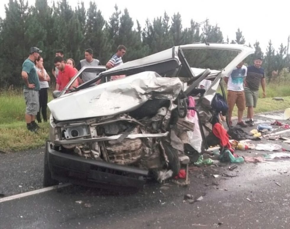 Família morre em grave acidente na BR-153