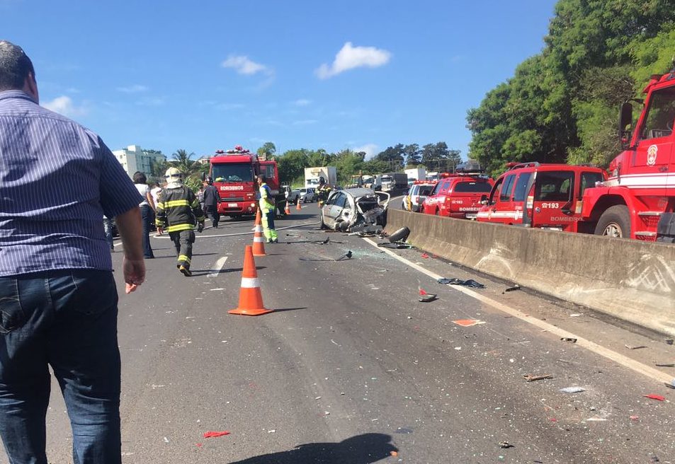 Manifestação causa acidente na Rodovia do Contorno