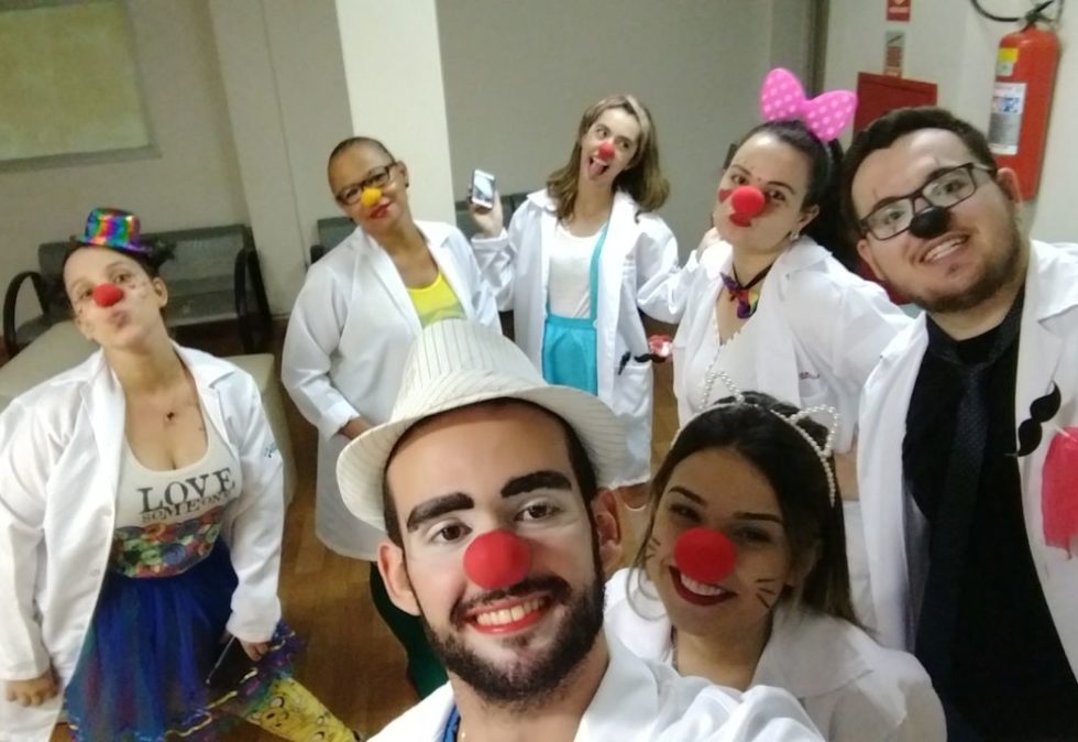 Sorria leva diversão e saúde para os pacientes no HBU