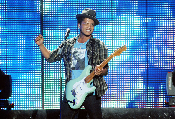 Bruno Mars confirma shows no Brasil para novembro