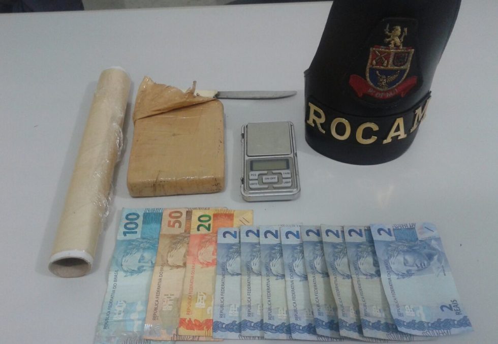 Rocam prende jovem com droga e dinheiro