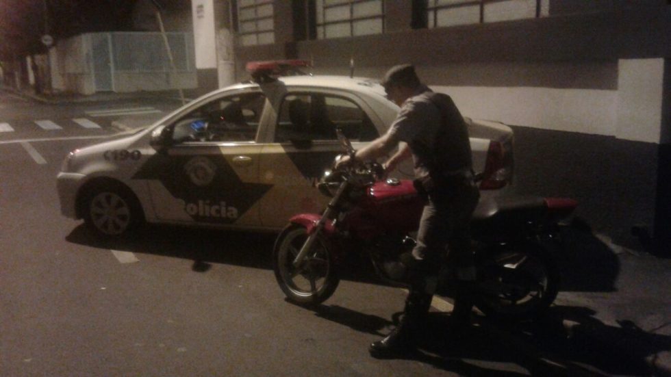 Jovem é preso por furtar moto no Centro de Marília