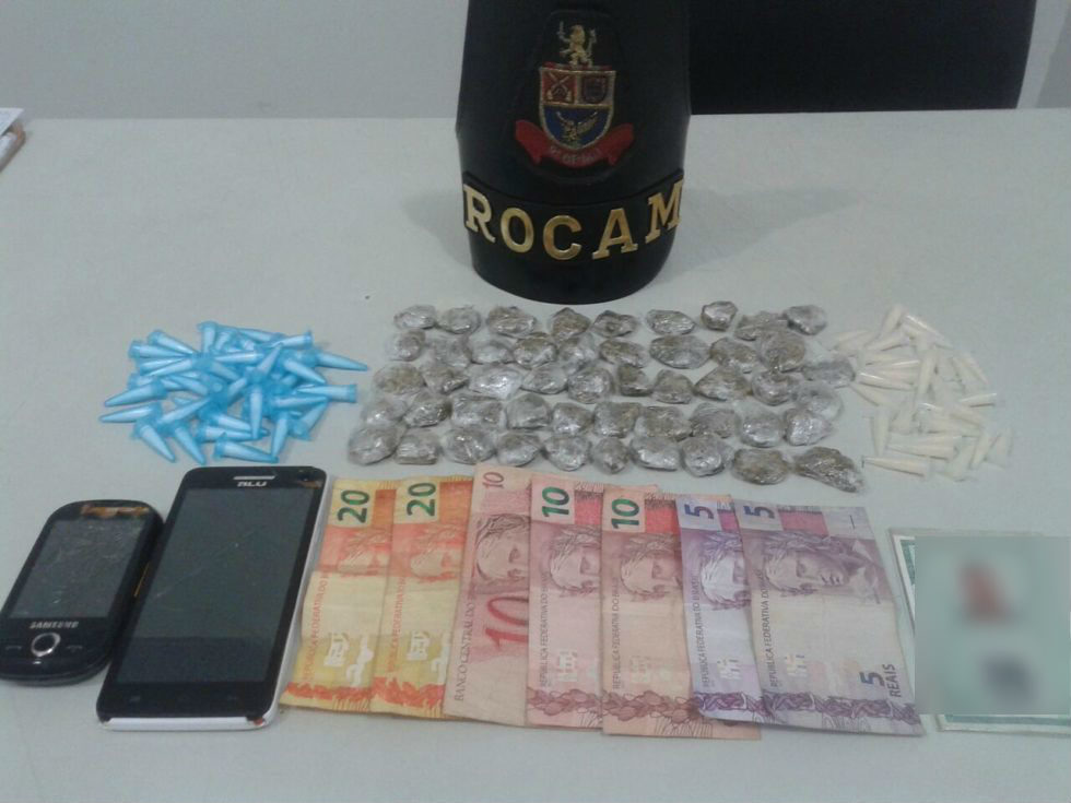 Rocam apreende adolescente com droga em favela