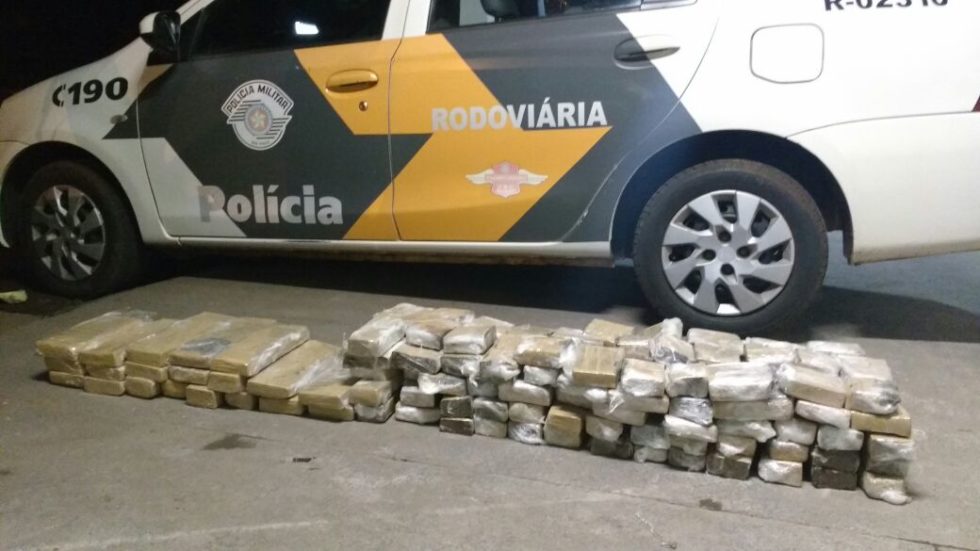 Polícia Rodoviária apreende carro recheado de maconha