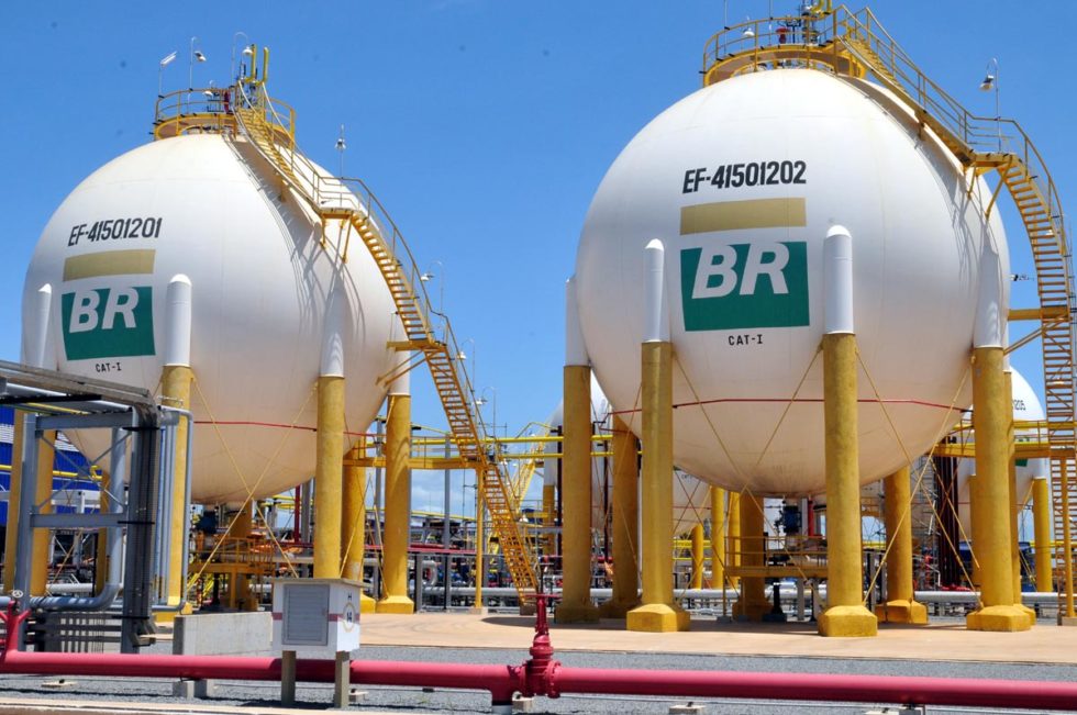 Sob nova direção, Petrobras ensaia recuperação