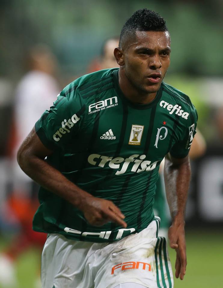 Palmeiras joga mal, mas vence o Atlético-GO