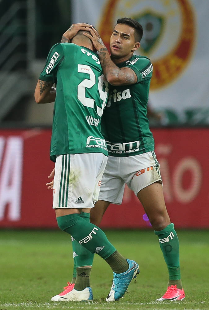Após levar 3 a 0, Palmeiras busca empate com Cruzeiro