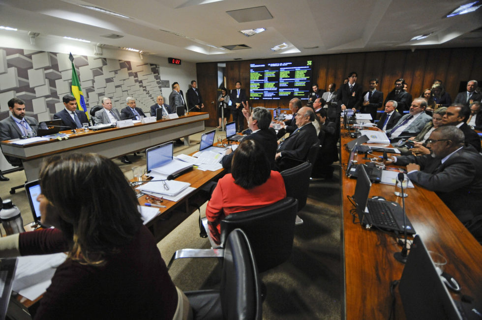 Relatório da reforma trabalhista é aprovado