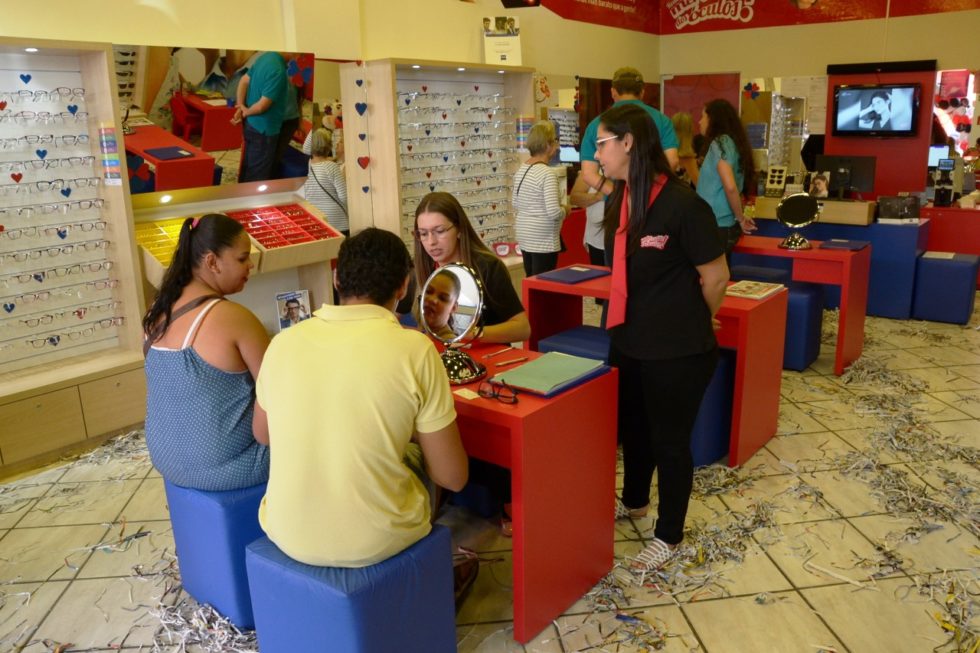 Mercadão dos Óculos chega “bombando” em Marília