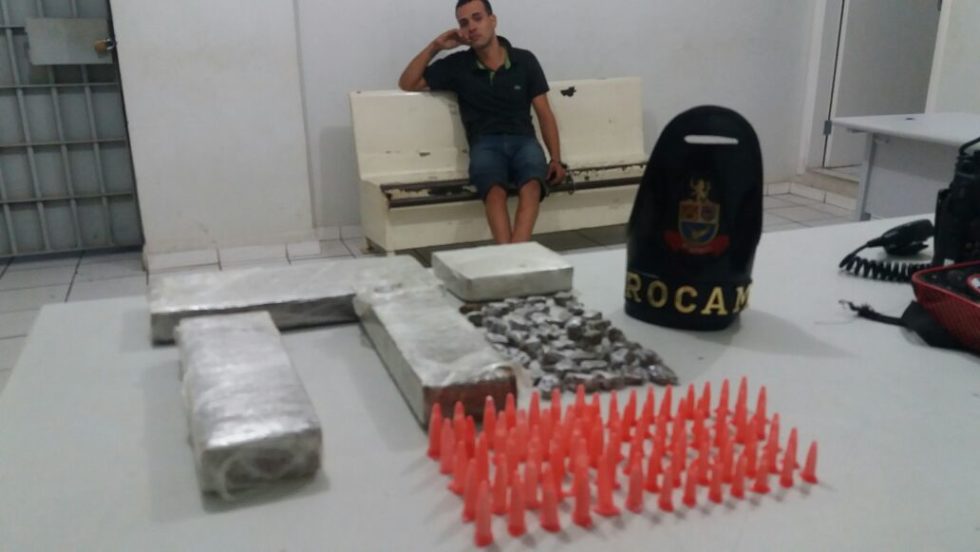 PM apreende 4kg de maconha após perseguição