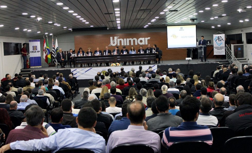 Unimar recebe 300 profissionais em evento com do Crea