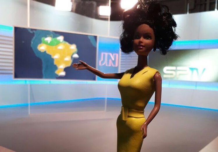 Maju Coutinho ganha boneca Barbie inspirada nela