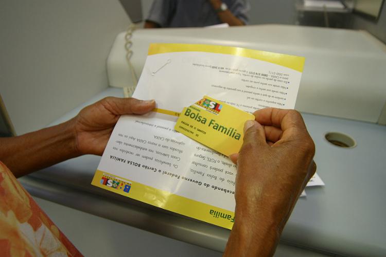 Governo cancela reajuste do Bolsa Família