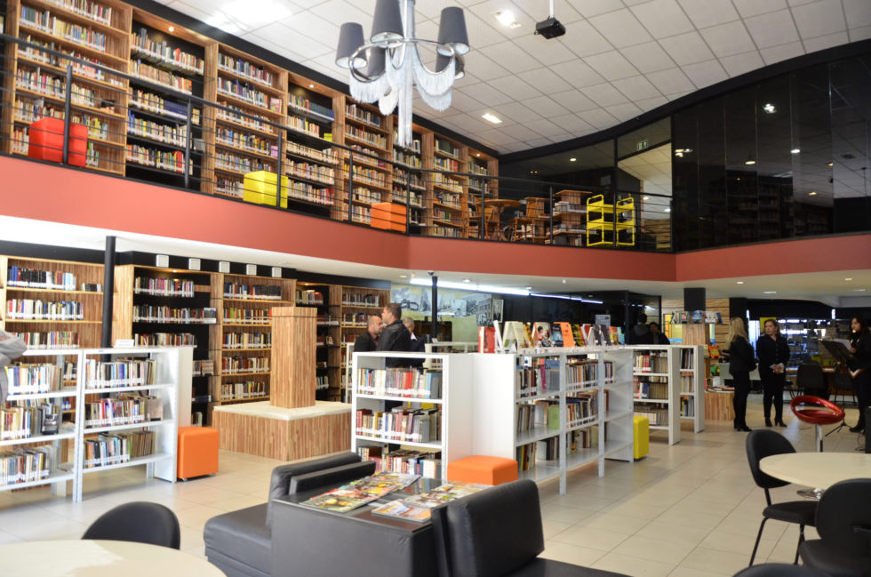 Prefeito inaugura nova e moderna Biblioteca Municipal