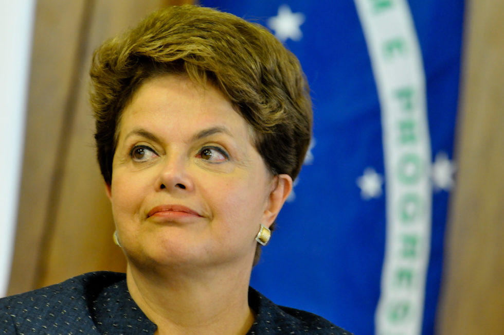 ‘Condenação de Lula é um escárnio’, afirma Dilma
