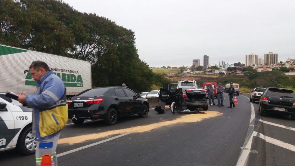 Acidente complica trânsito na Rodovia do Contorno