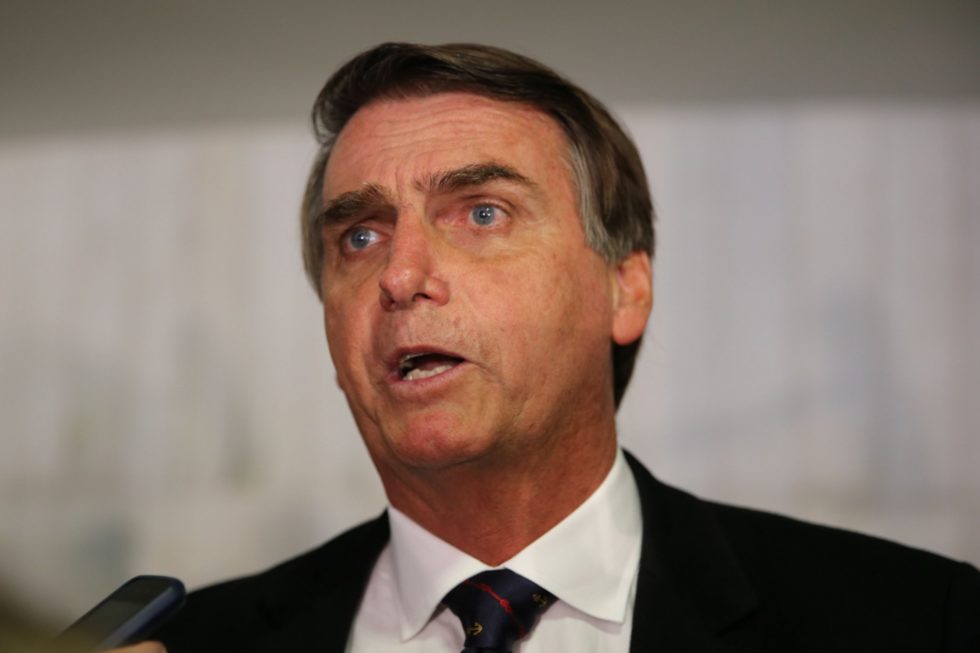 Bolsonaro diz que ‘anda namorando’ o PSDC