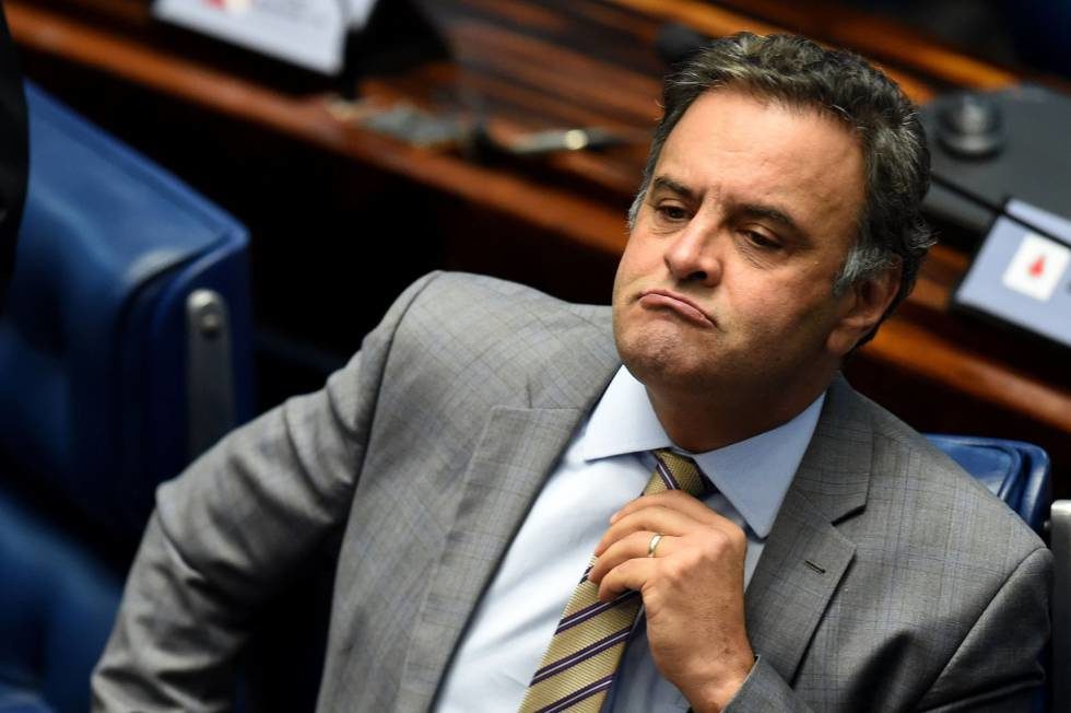 Desembarque do PSDB está superado, diz Aécio