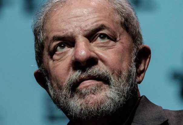 Lula pede a Moro que suspenda interrogatório