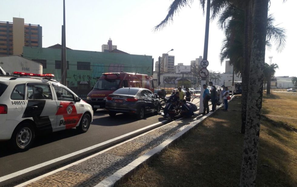 Motociclista sofre grave acidente na av. Tiradentes