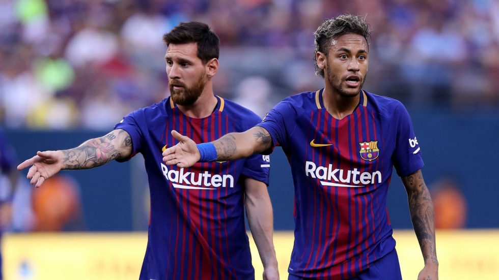 Neymar se despede de colegas do Barcelona