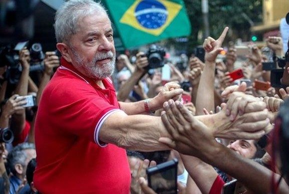 PT cogita empresário para vice de Lula