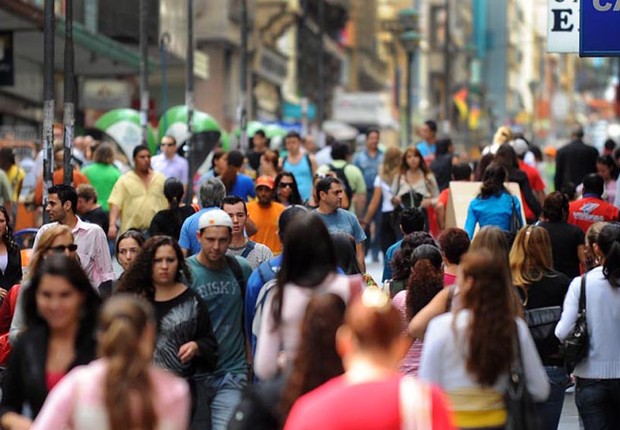 Brasil tem 207,6 milhões de habitantes, diz IBGE