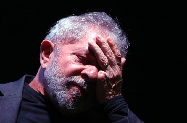 Lula apresenta recibos com datas que não existem