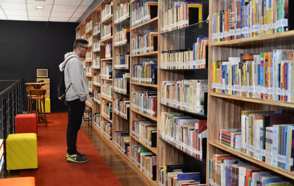 Biblioteca faz campanha para devolução de livros