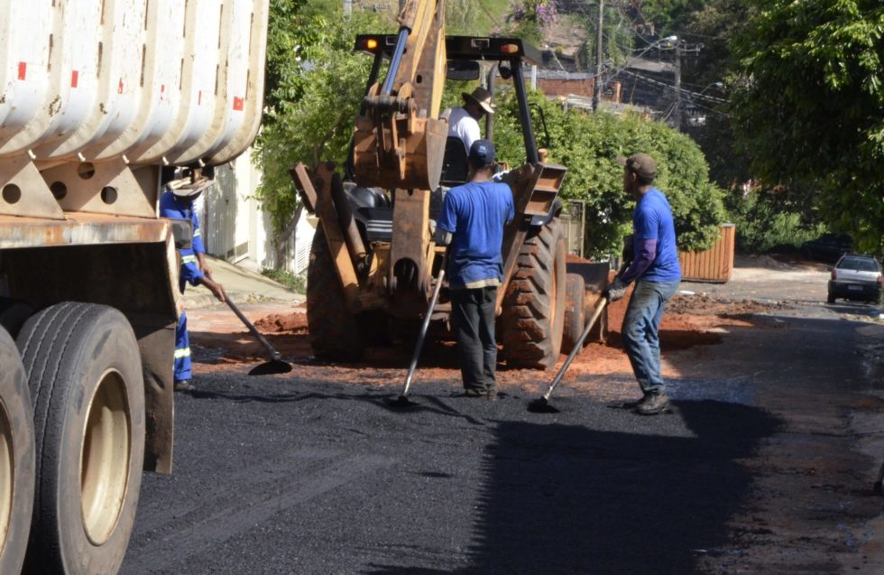 Codemar intensifica tapa-buracos durante a semana