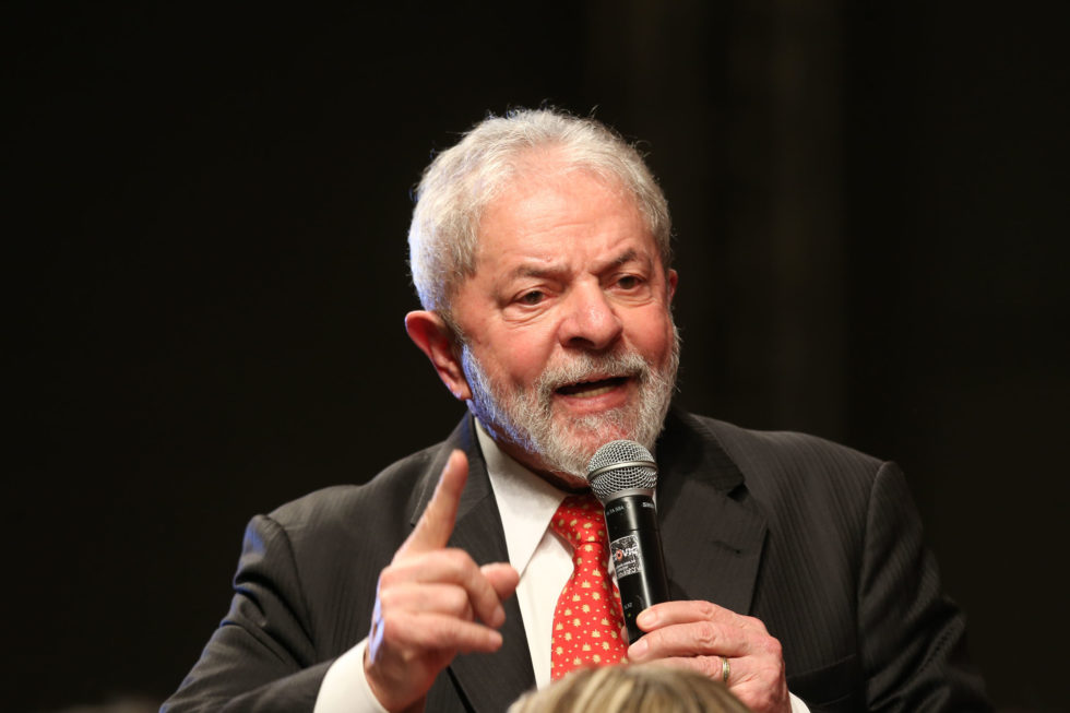 ‘É melhor colocar o Brasil nas Casas Bahia’, diz Lula