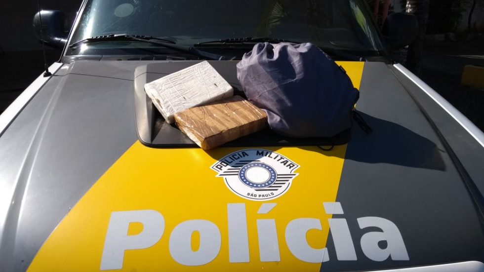 TOR prende jovem com cocaína em ônibus