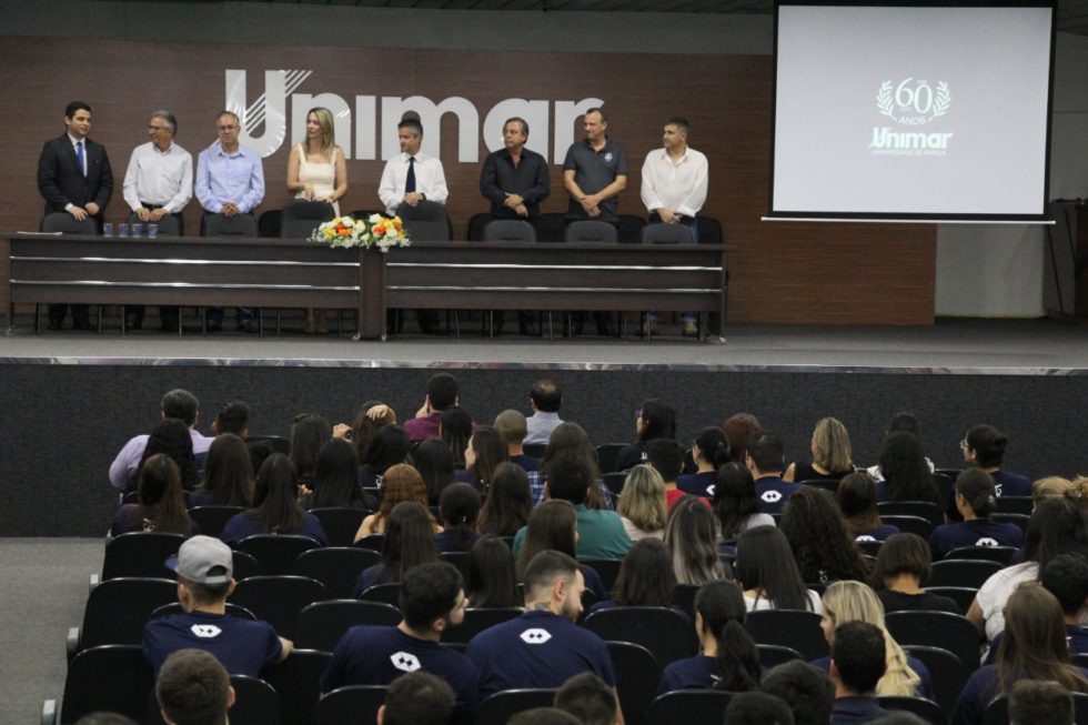 Auditor lança livro em Semana Acadêmica na Unimar