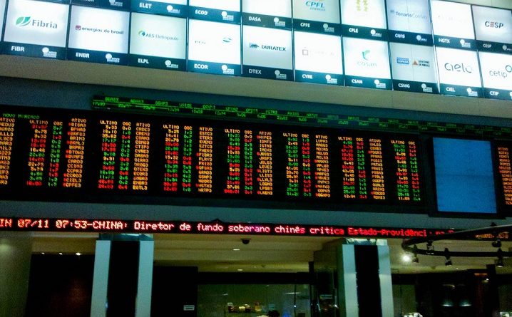 Bolsa quebra recorde e chega a 76 mil pontos