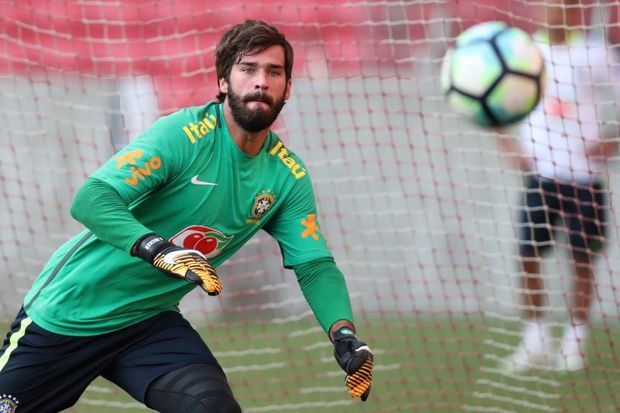 Alisson deverá ser o goleiro da seleção na Copa