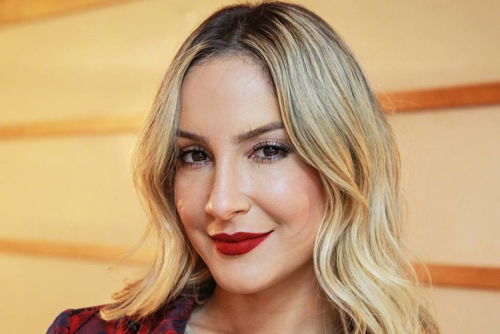 Claudia Leitte vai ao culto com Justin Bieber