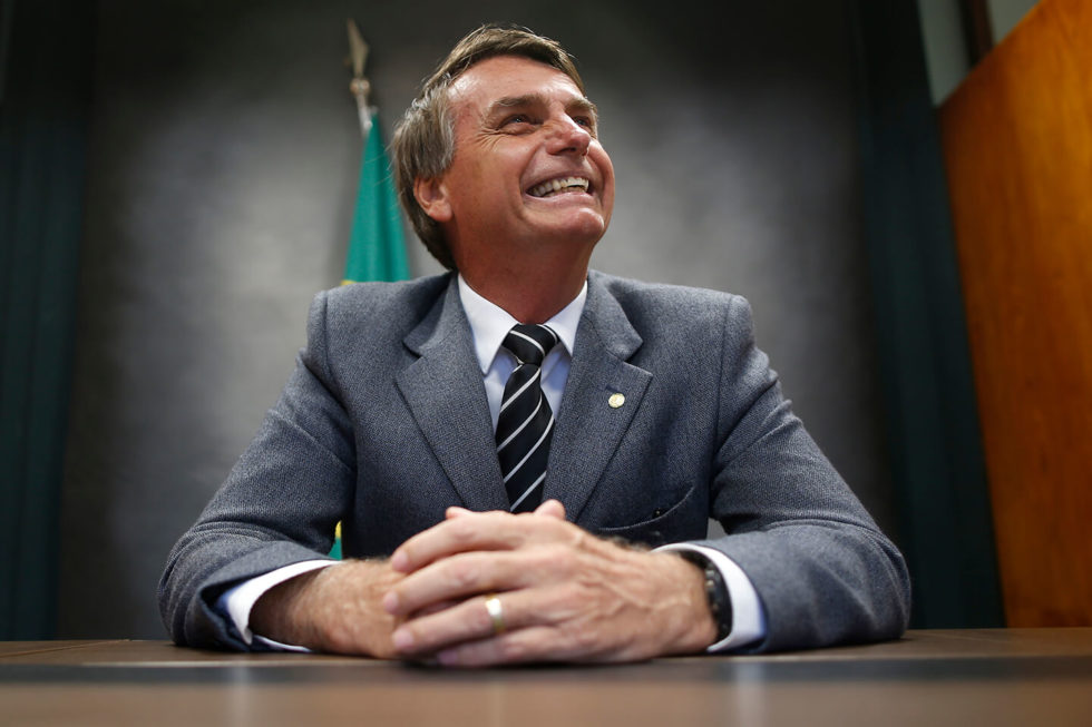 Bolsonaro: ‘Mulher precisa de arma para se defender’