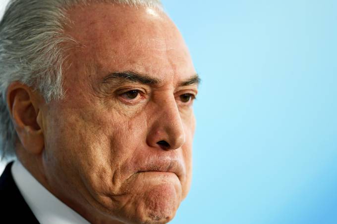 Temer e ministros são notificados de denúncia