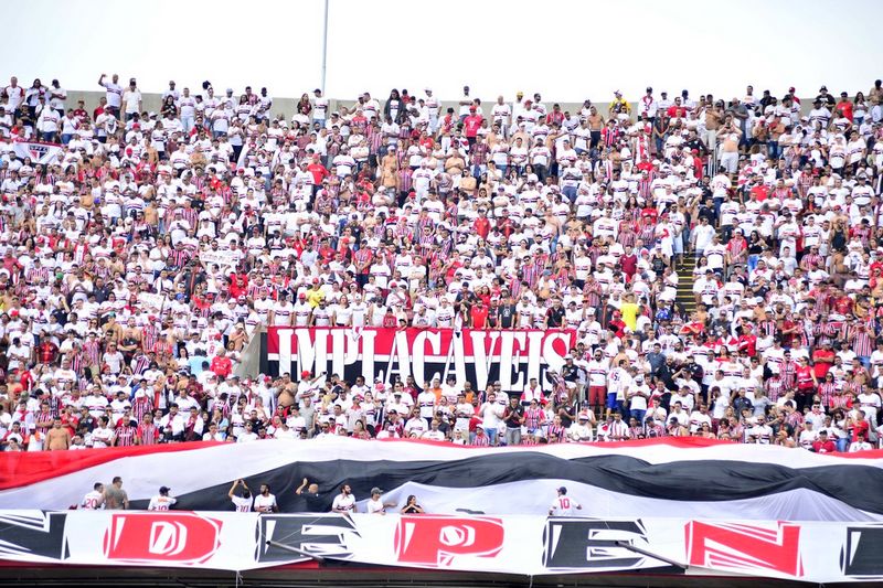 Clássico entre São Paulo e Corinthians tem público recorde