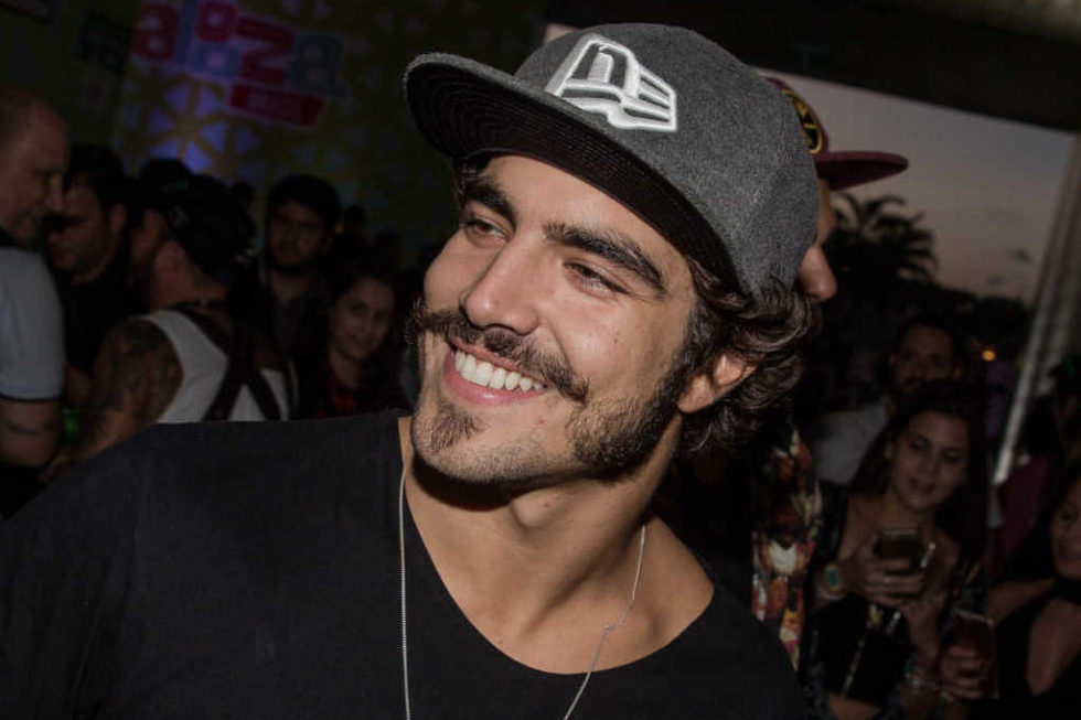 Caio Castro assina com a MTV