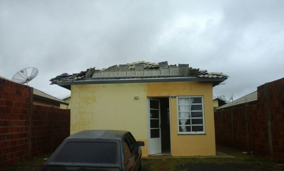 Temporal provoca estragos em Marília