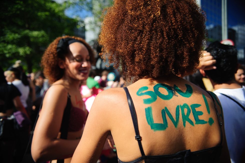 Buscas no Google sobre feminismo crescem 200%