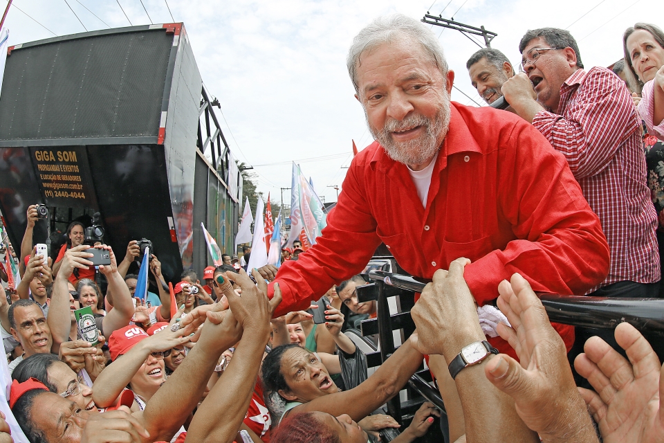 Lula inicia caravana de 8 dias por MG