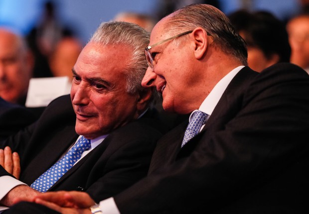 Alckmin avalia manobra para ajudar Temer a barrar denúncia
