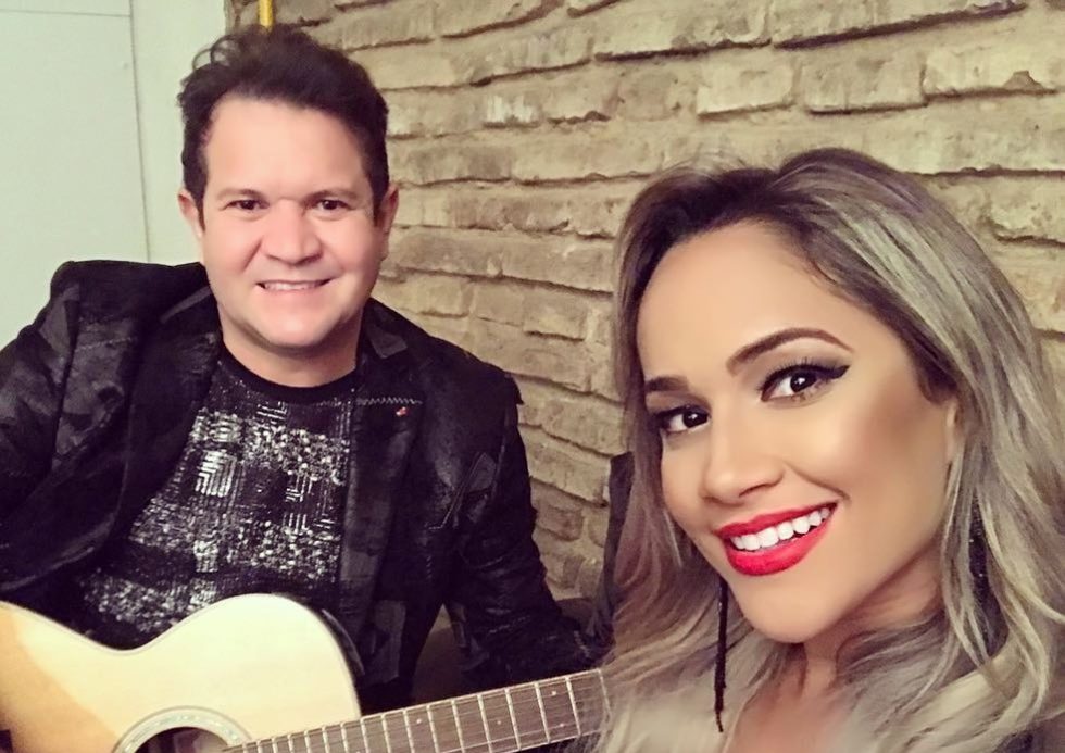 Terceira vocalista pede para sair da banda de Ximbinha