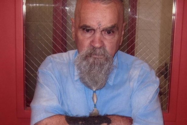 Charles Manson morre aos 83 anos na Califórnia