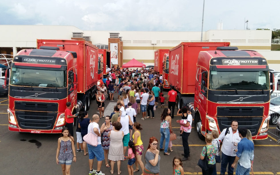 Caravana da Coca-Cola divulga roteiro em Marília