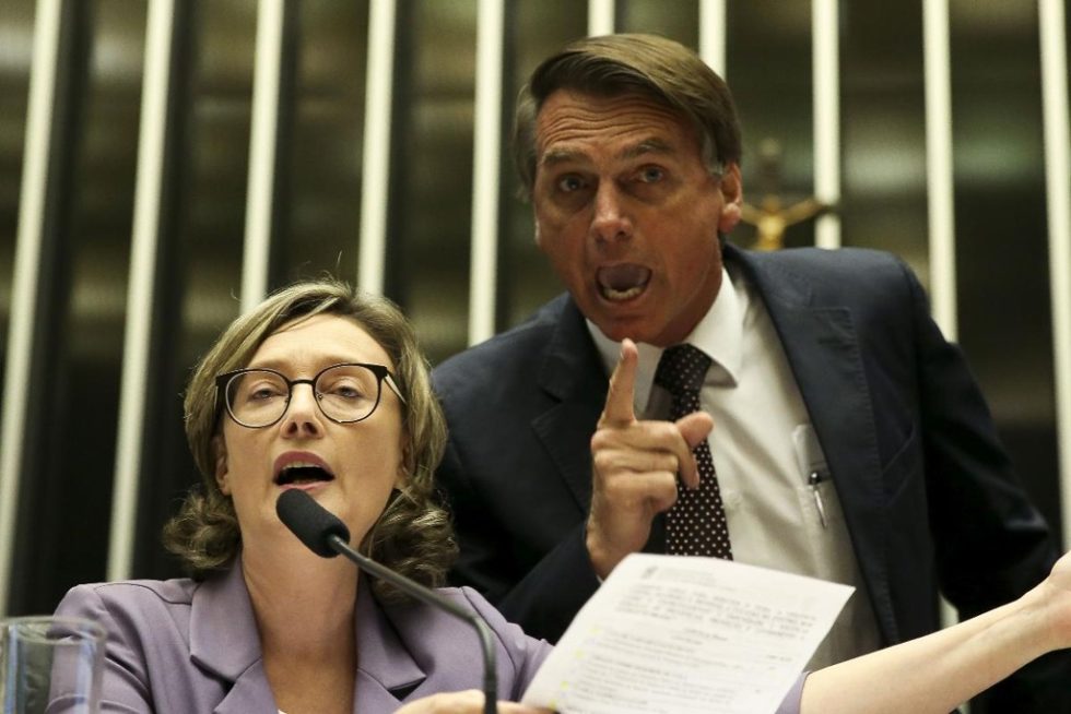 STJ mantém condenação de Bolsonaro por ofensas